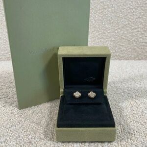 Authentic Van Cleef & Arpels Sweet Alhambra ear studs 18K yellow gold